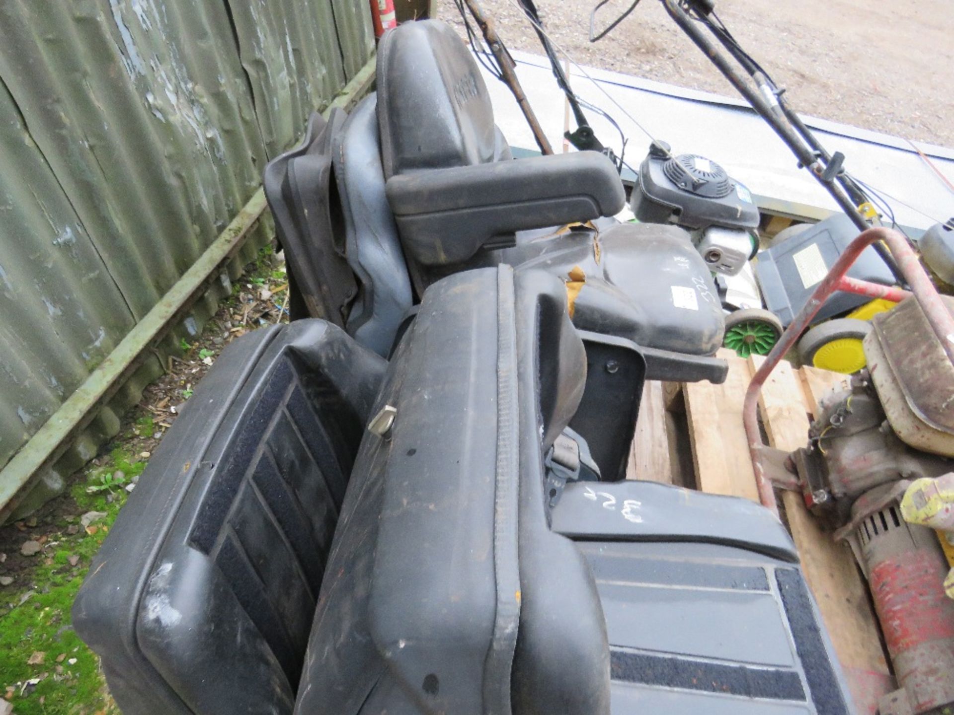 4 X SUSPENSION FORKLIFT SEATS, PRE-USED. - Image 2 of 2
