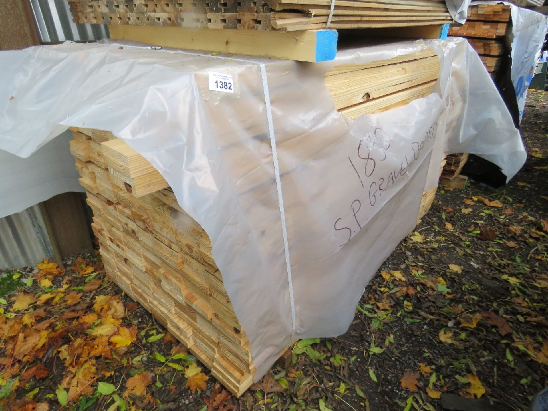 LARGE PACK OF TIMBER CLADDING BOARDS, UNTREATED. SIZE: 1.83M LENGTH X 140MM WIDE X 30MM DEPTH APPROX - Image 3 of 4