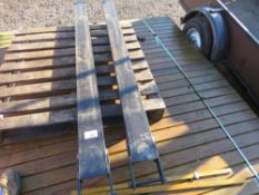 PAIR OF 6FT LENGTH FORKLIFT EXTENSION FORK TINES / SLEEVES. 5" WIDTH, WITH LOCKING PINS.