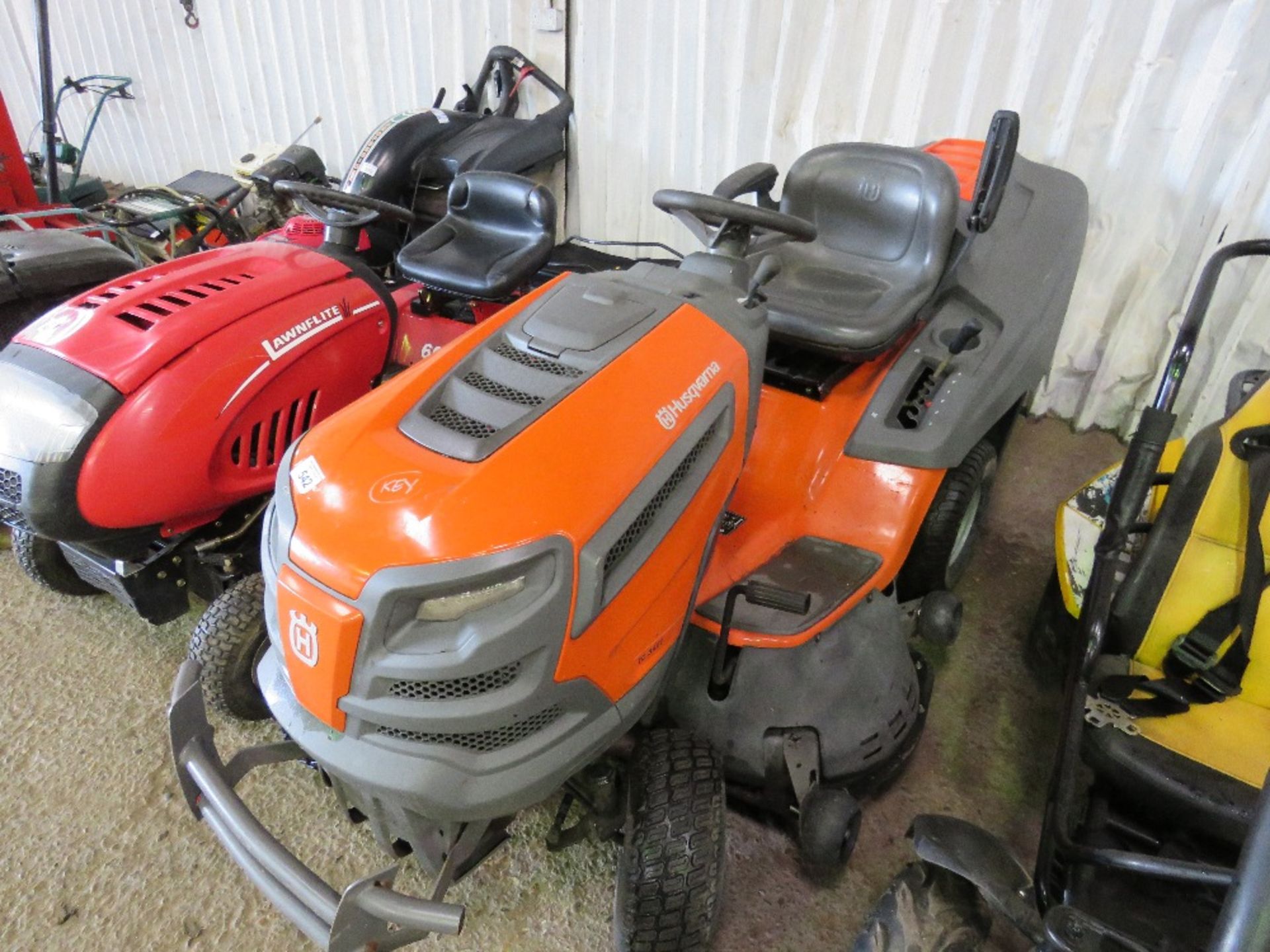 HUSQVARNA HYDRO TC342T RIDE ON MOWER WITH A COLLECTOR. WITH A KEY, BATTERY LOW WHEN DELIVERED THERE - Image 2 of 6