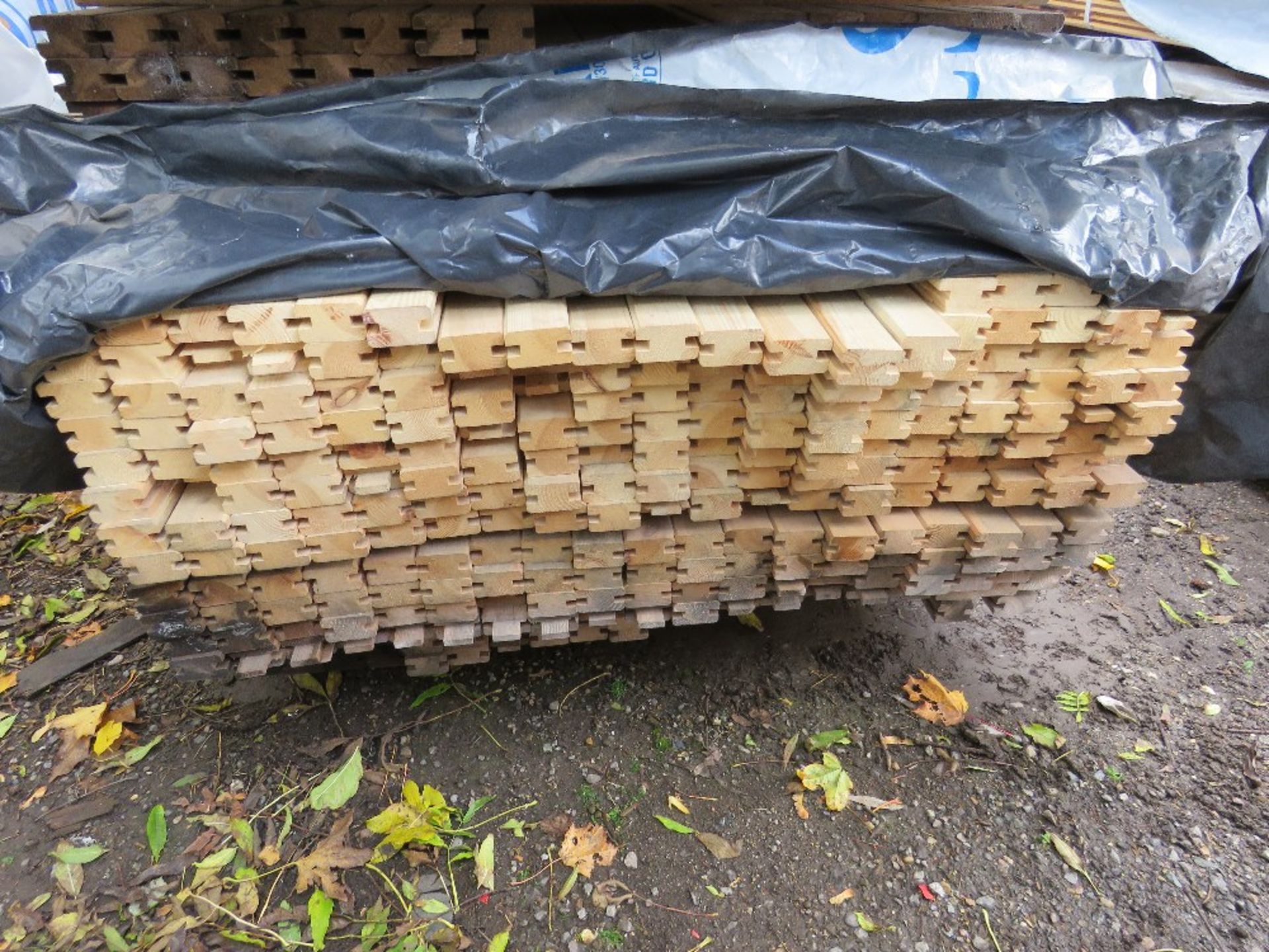 PACK OF H SECTIONED CONSTRUCTION TIMBER, UNTREATED. SIZE: 1.70M LENGTH X 55MM WIDE X 35MM DEPTH APPR
