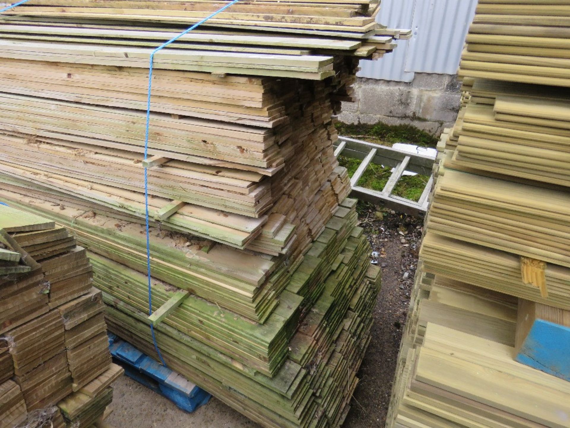 LARGE PACK OF TREATED FEATHER EDGE TIMBER CLADDING BOARDS, 1.79M LENGTH X 10CM WIDTH APPROX. - Image 2 of 5