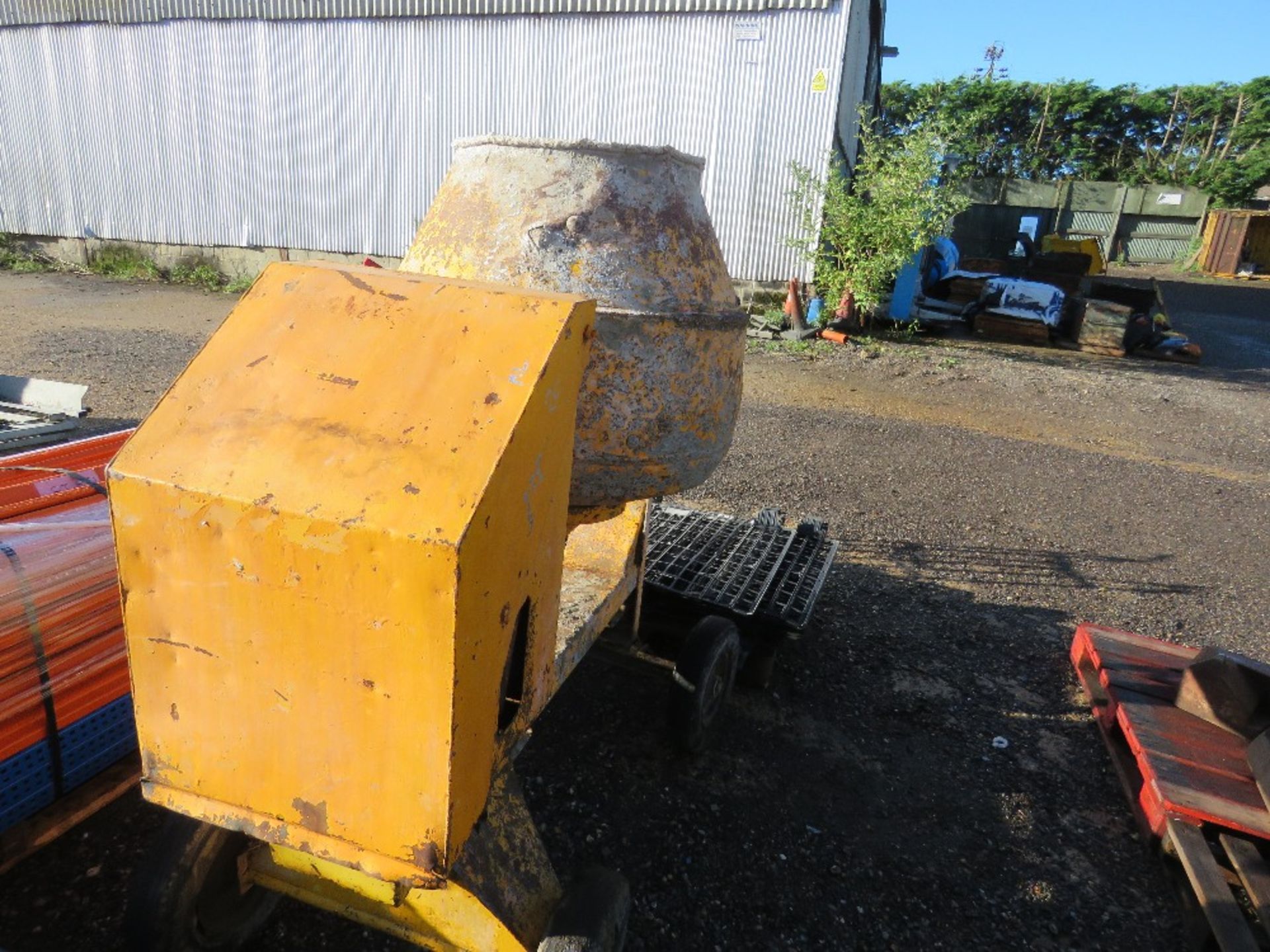 BARROWMIX DIESEL SITE MIXER, YANMAR ENGINE. WHEN TESTED WAS SEEN TO START RUN AND DRUM TURNED (BIT S - Image 2 of 5