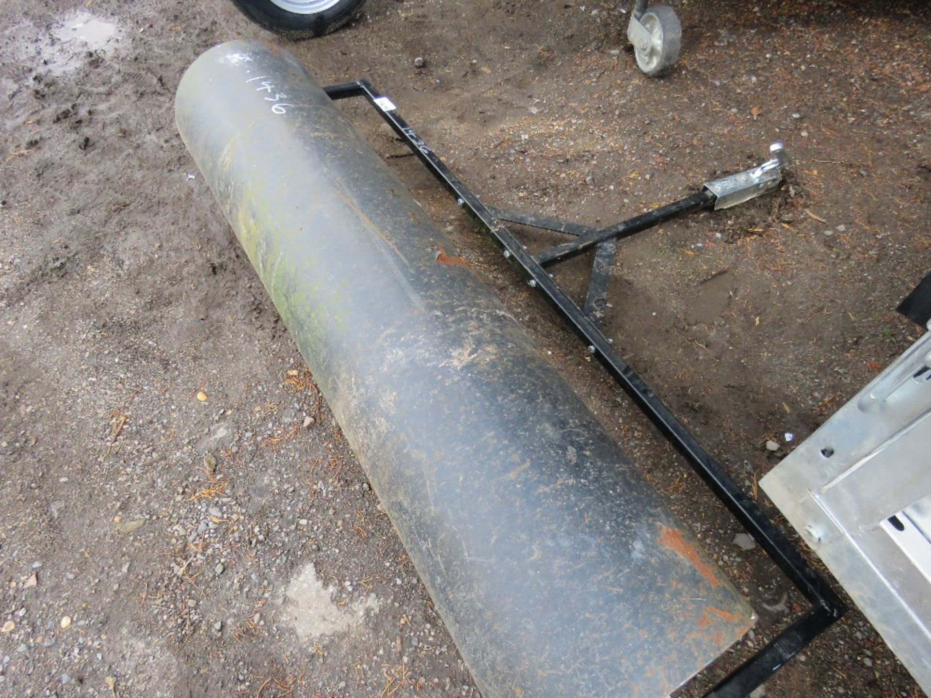 GRASS ROLLER, 5FT WIDTH FOR A QUAD, LITTLE SIGN OF USEAGE. - Image 3 of 3