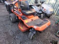 KUBOTA GZD15 ZERO TURN PROFESSIONAL RIDE ON MOWER WITH COLLECTOR. 574 REC HOURS.
