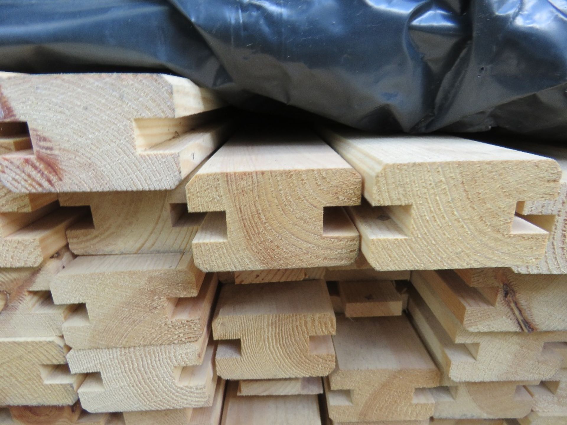 PACK OF H SECTIONED CONSTRUCTION TIMBER, UNTREATED. SIZE: 1.70M LENGTH X 55MM WIDE X 35MM DEPTH APPR - Image 2 of 3