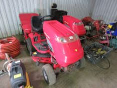 COUNTAX C300H HYDROSTATIC DRIVE RIDE ON MOWER WITH POWER COLLECTOR. WHEN TESTED WAS SEEN TO RUN, DRI