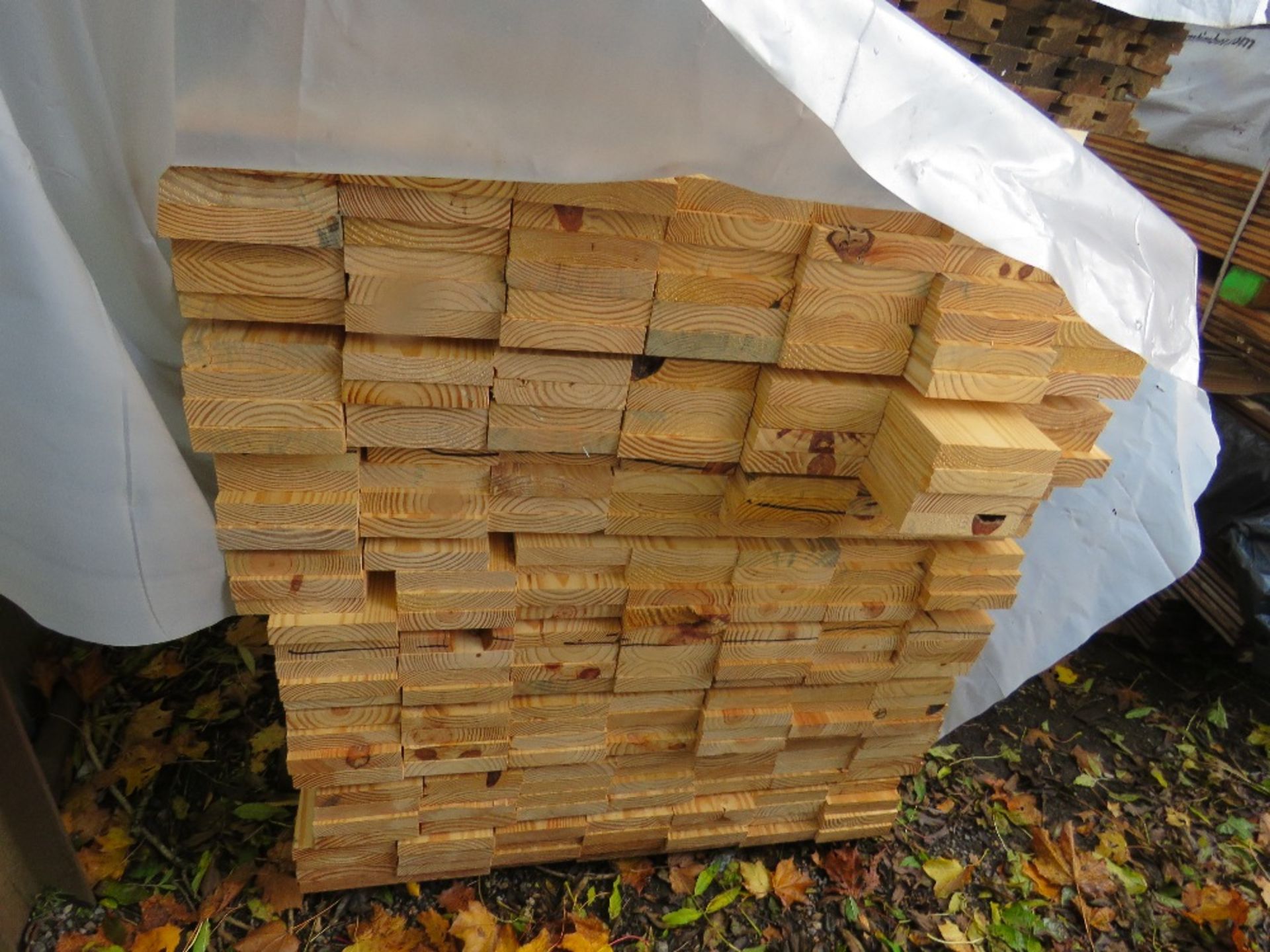 LARGE PACK OF TIMBER CLADDING BOARDS, UNTREATED. SIZE: 1.83M LENGTH X 140MM WIDE X 30MM DEPTH APPROX