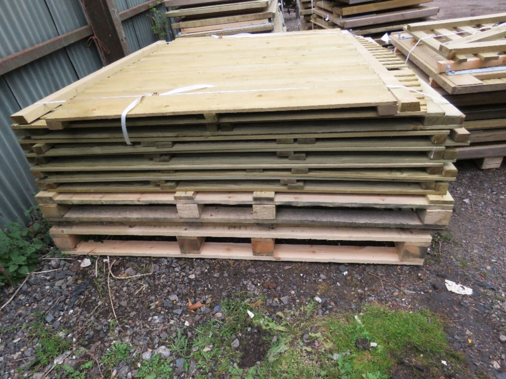 STACK OF 13NO ASSORTED WOODEN FENCING PANELS. - Image 3 of 3