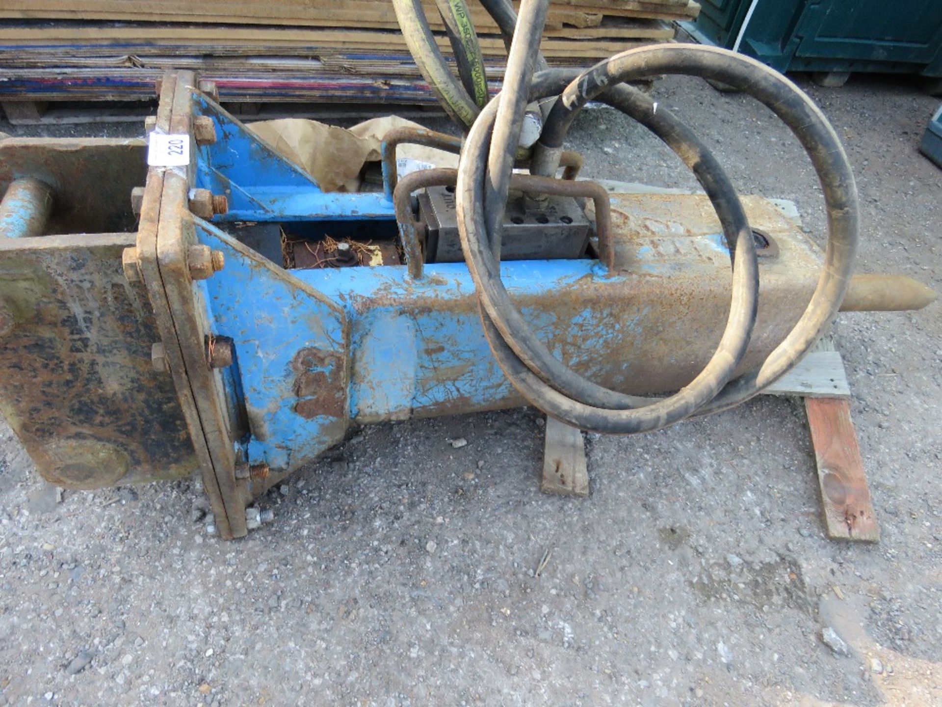 BLUE EXCAVATOR BREAKER ON 50MM PINS. 8TONNE MACHINE RATED.