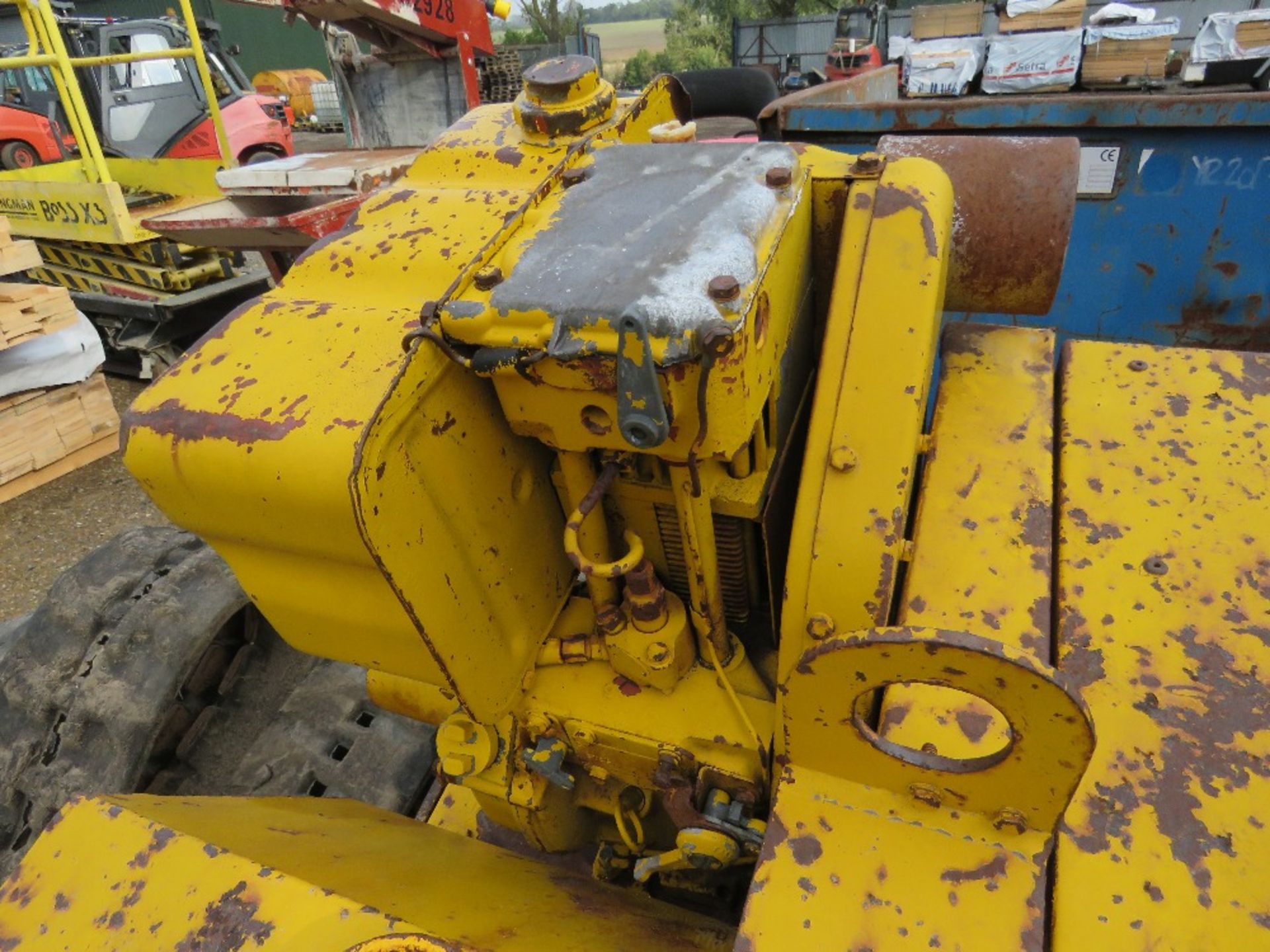 DIESEL SINGLE DRUM ROLLER. REQUIRES HANDLE. - Image 3 of 5