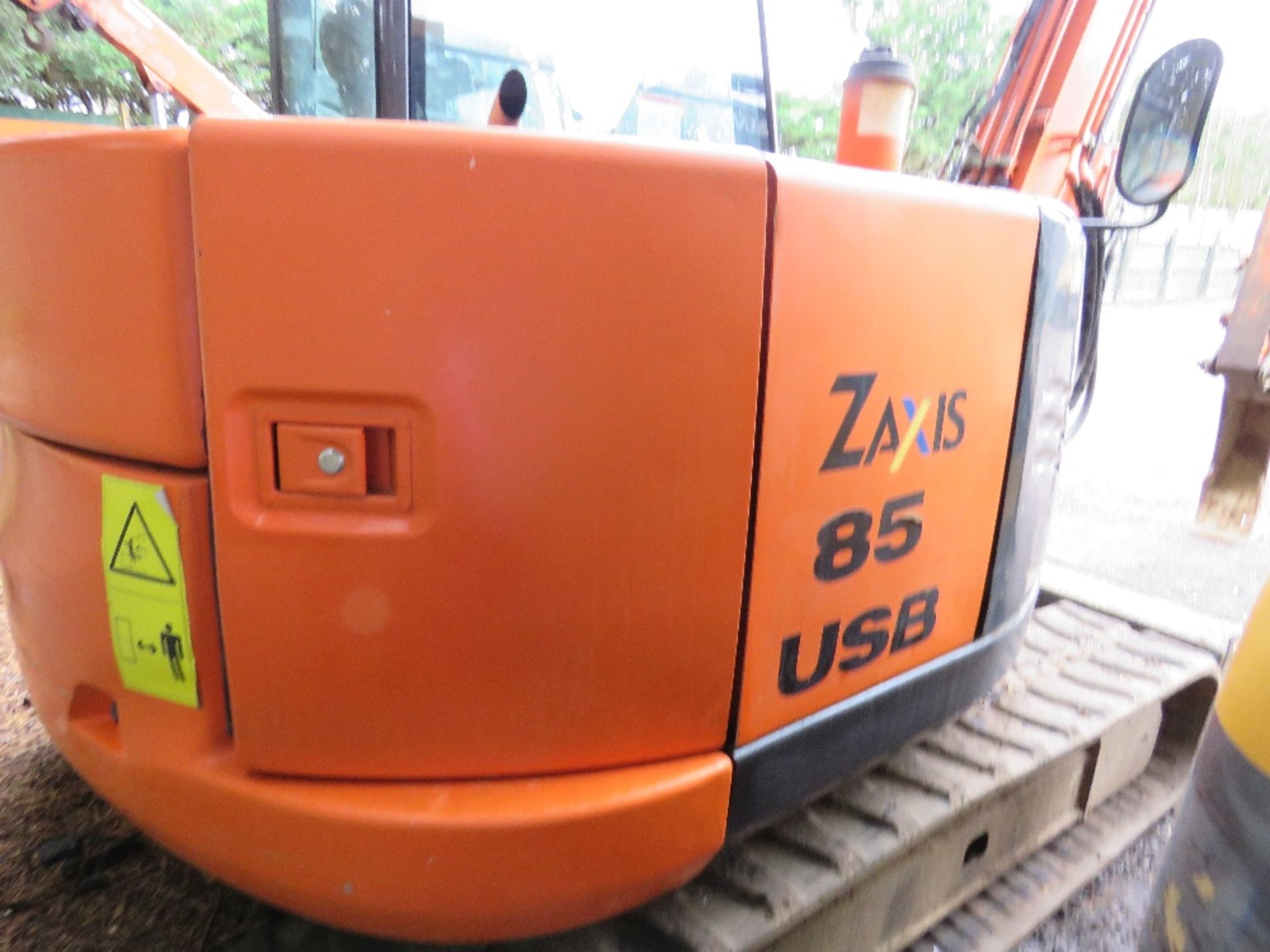 HITACHI ZX85USB-5A RUBBER TRACKED EXCAVATOR, YEAR 2014. COMES WITH ONE BUCKET AS SHOWN. QUICK HITC - Image 6 of 17