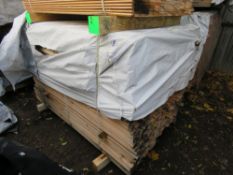 EXTRA LARGE PACK OF VENETIAN FENCE CLADDING SLATS, UNTREATED. SIZE: 1.76M LENGTH X 45MM WIDE X 16MM