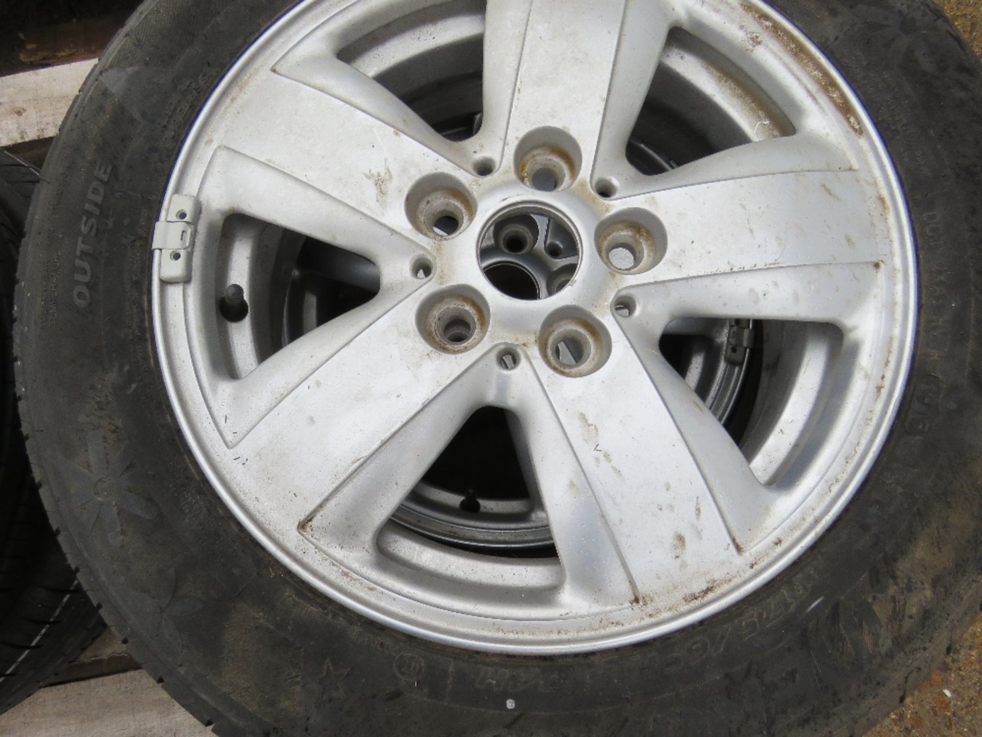 4 X ALLOY WHEELS AND 175 65R15 TYRES. - Image 6 of 7