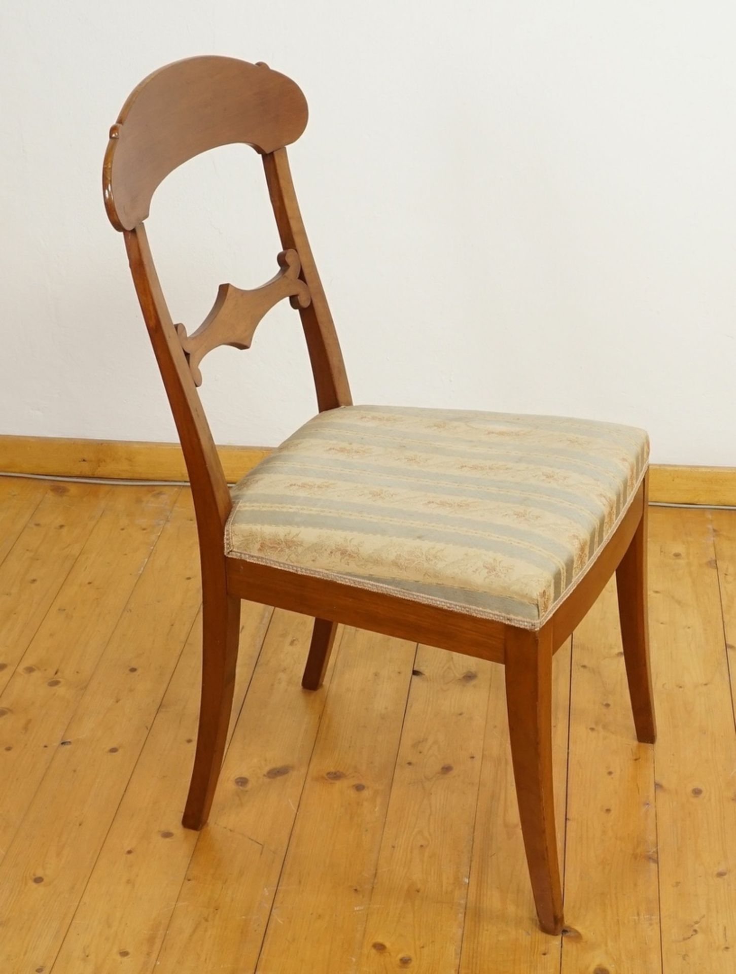 Zwei Stühle im Biedermeierstil, Nussbaum - Bild 2 aus 5