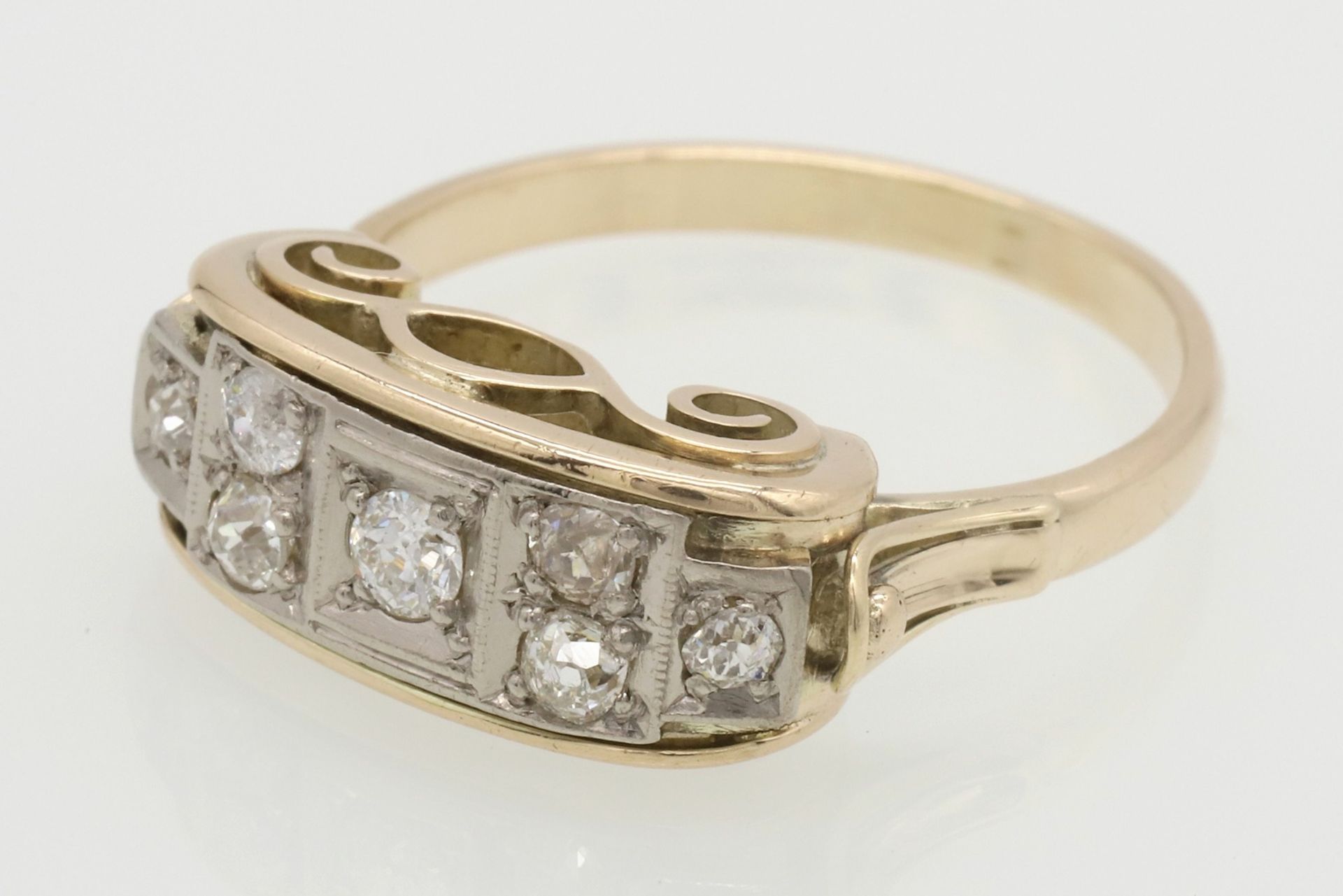 Opulenter Ring mit Altschliff-Diamanten