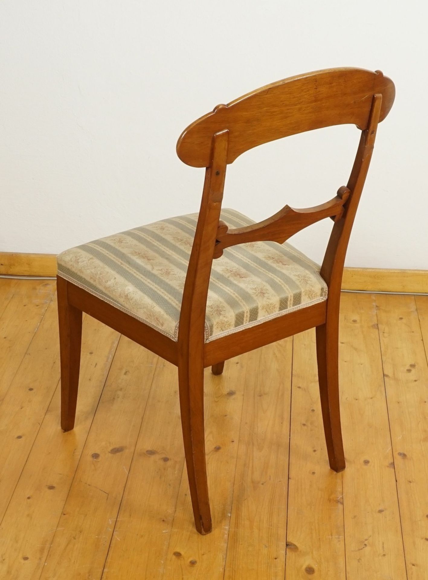 Zwei Stühle im Biedermeierstil, Nussbaum - Bild 3 aus 5