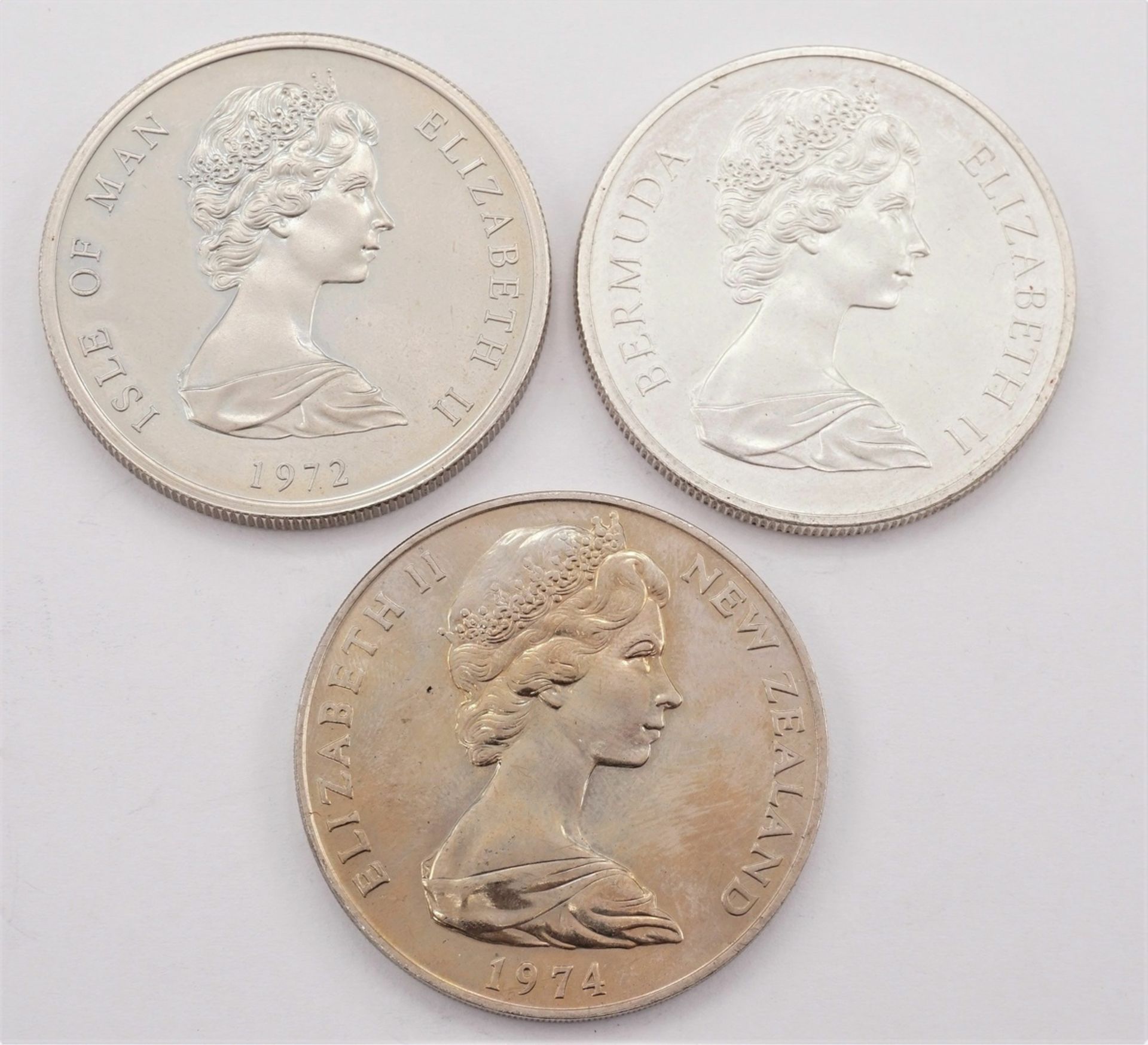 Drei Münzen aus dem Commonwealth