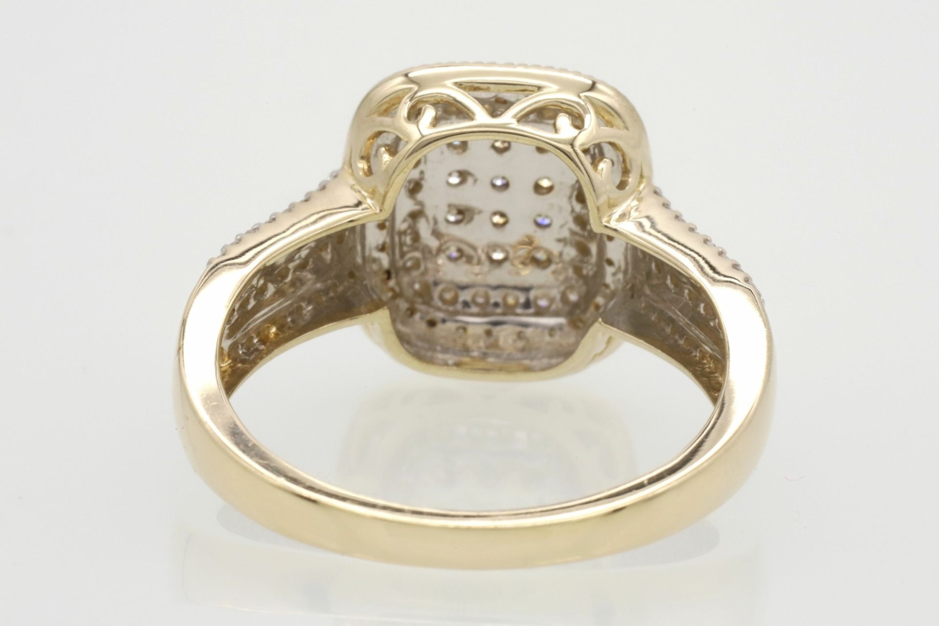 Opulenter Ring mit reichem Brillantbesatz - Bild 5 aus 5