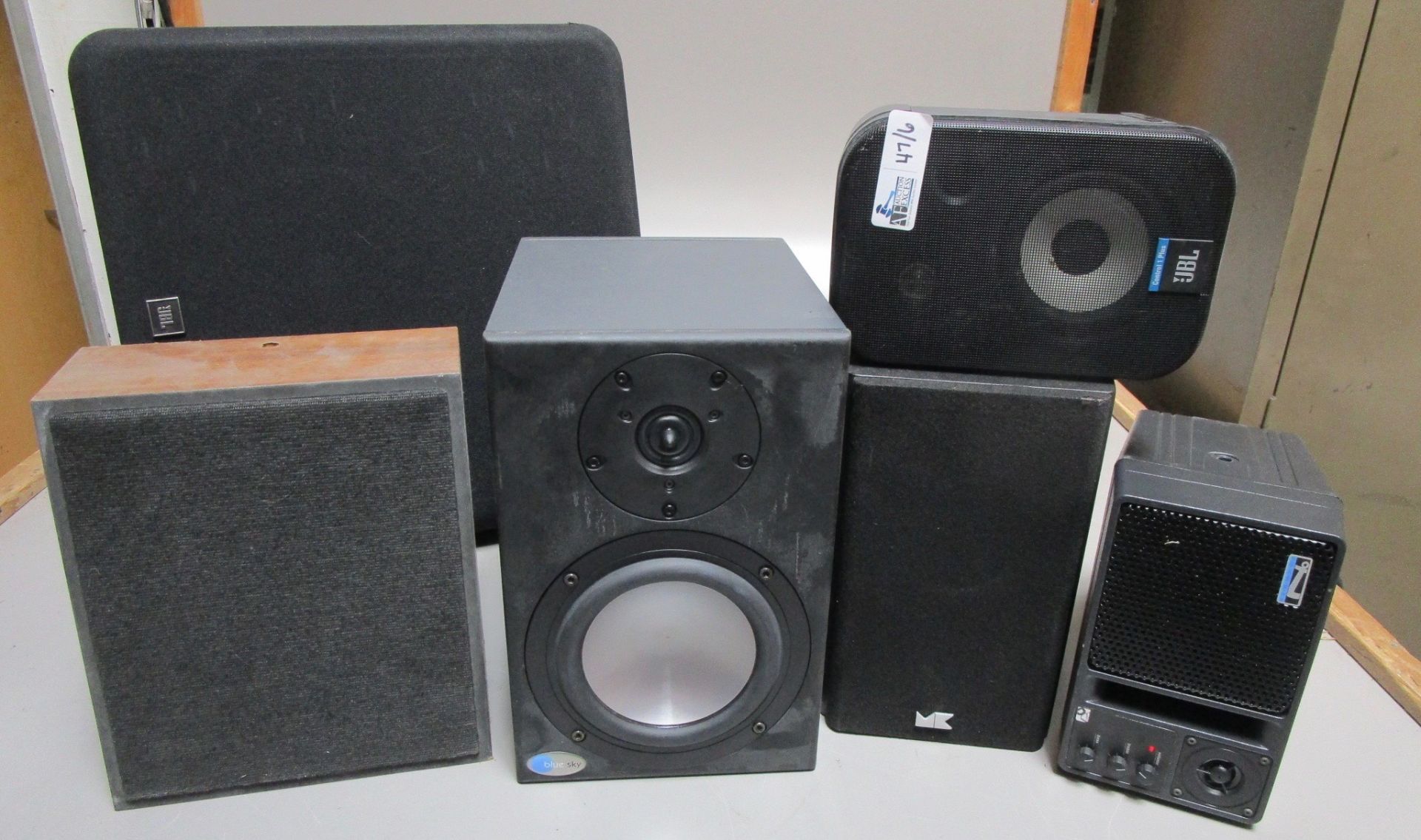 LOT OF 6 SPEAKERS