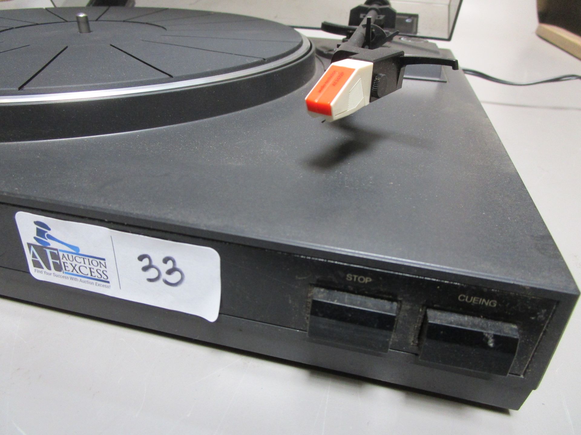 VECTOR RESEARCH VT-160 BELT DRIVE SEMI AUTOMATIC TURNTABLE - Image 2 of 3