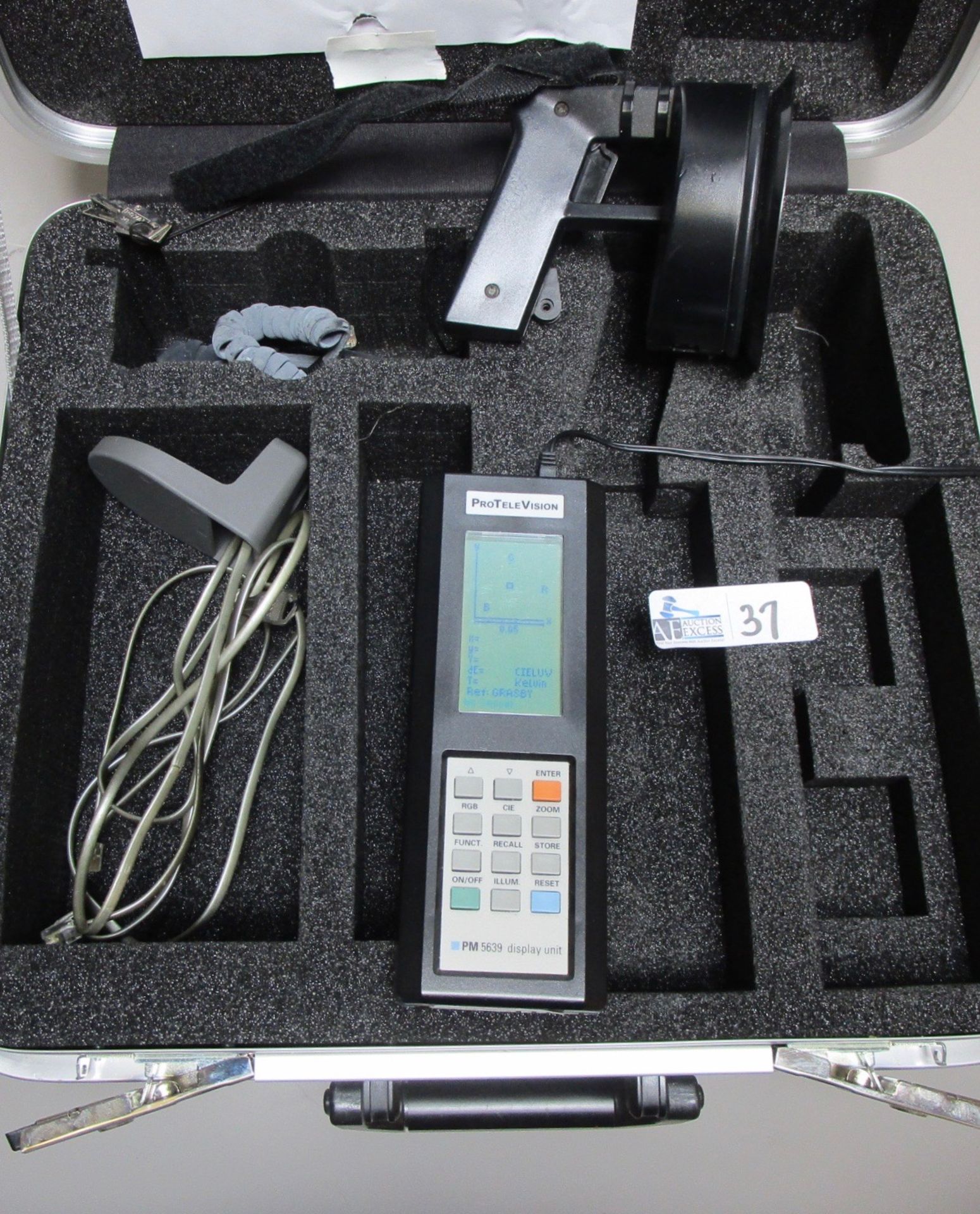 PRO TELEVISON TECHNOLOGIES PM 5639/00 COLOUR ANALYZER