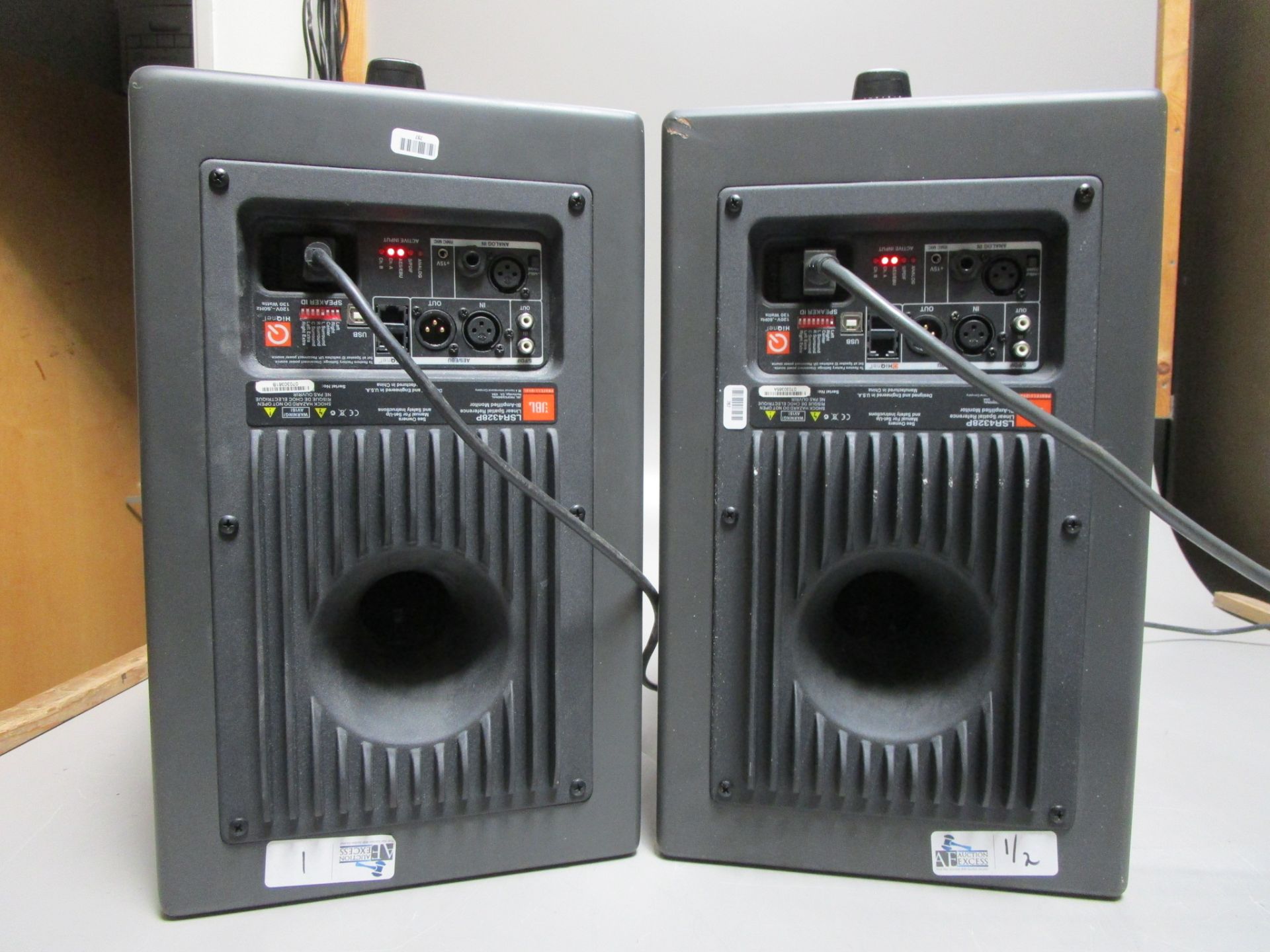 LOT OF 2 JBL LSR4328P SPEAKERS - Image 2 of 2