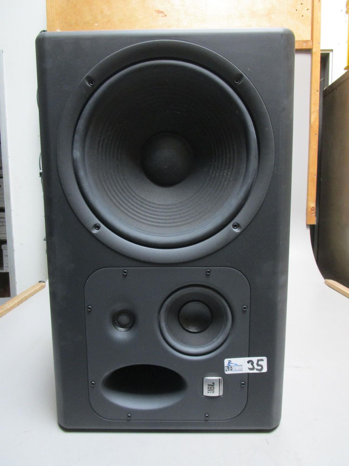 JBL LSR6332 MONITOR