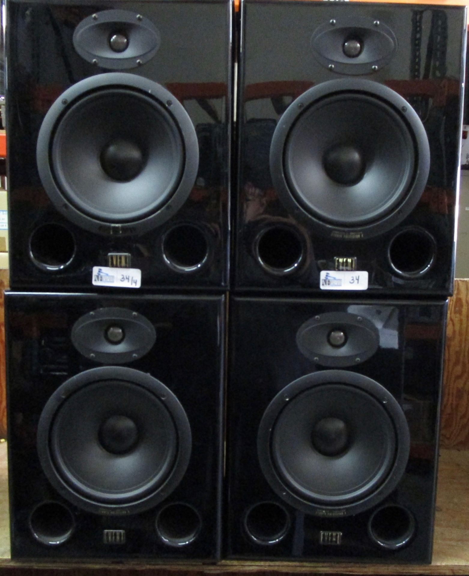 LOT OF 4 EVENT STUDIO PRECISION 8 SPEAKERS