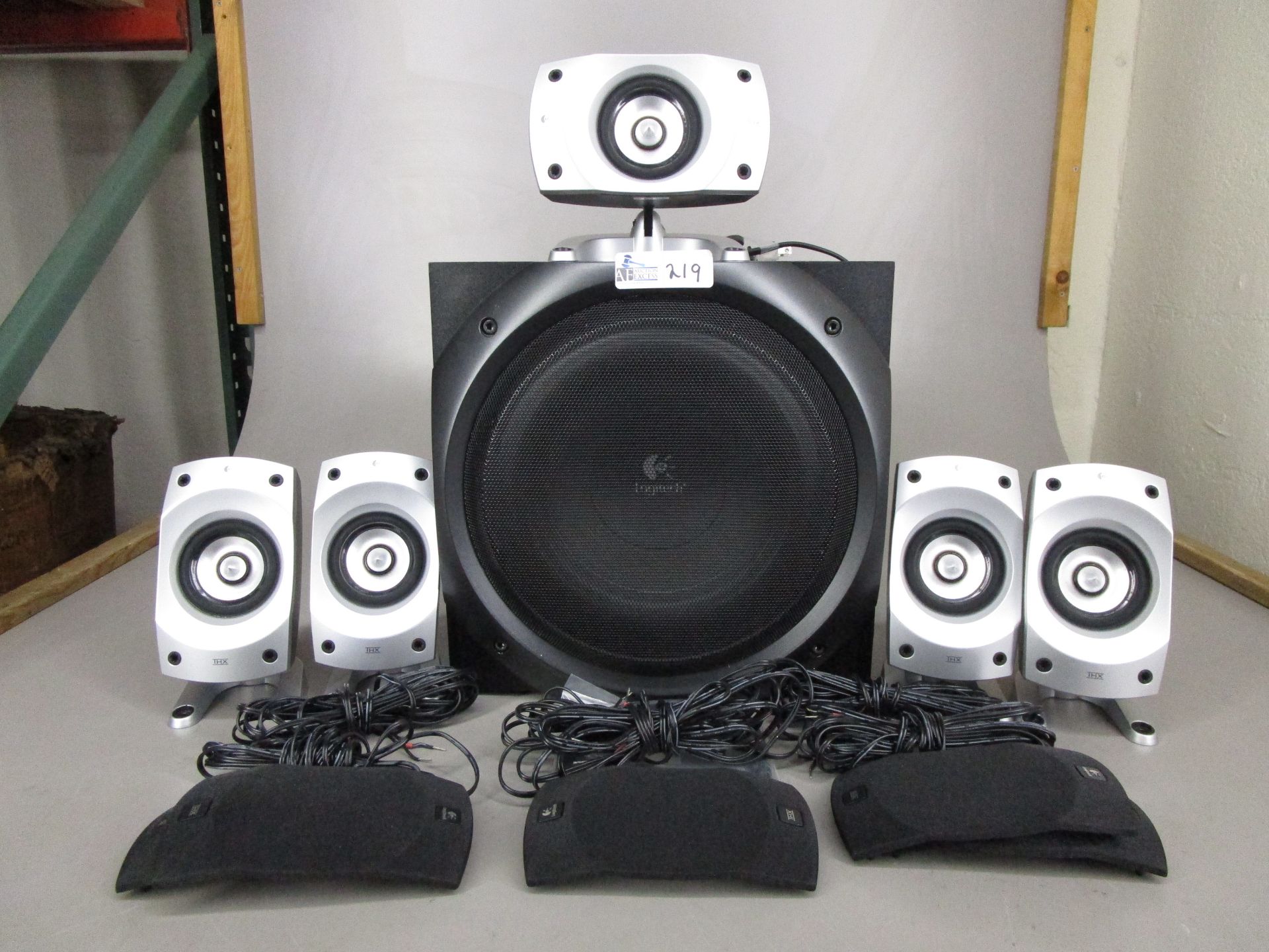 LOGITECH Z-5500 SUB WOOFER SURROUND SYSTEM IN ORIGINAL BOX(MISSING PIECES) - Image 2 of 3