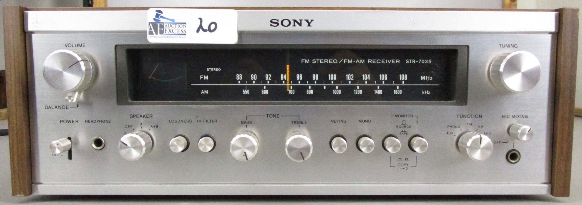 VINTAGE SONY STR-7035 RECEIVER