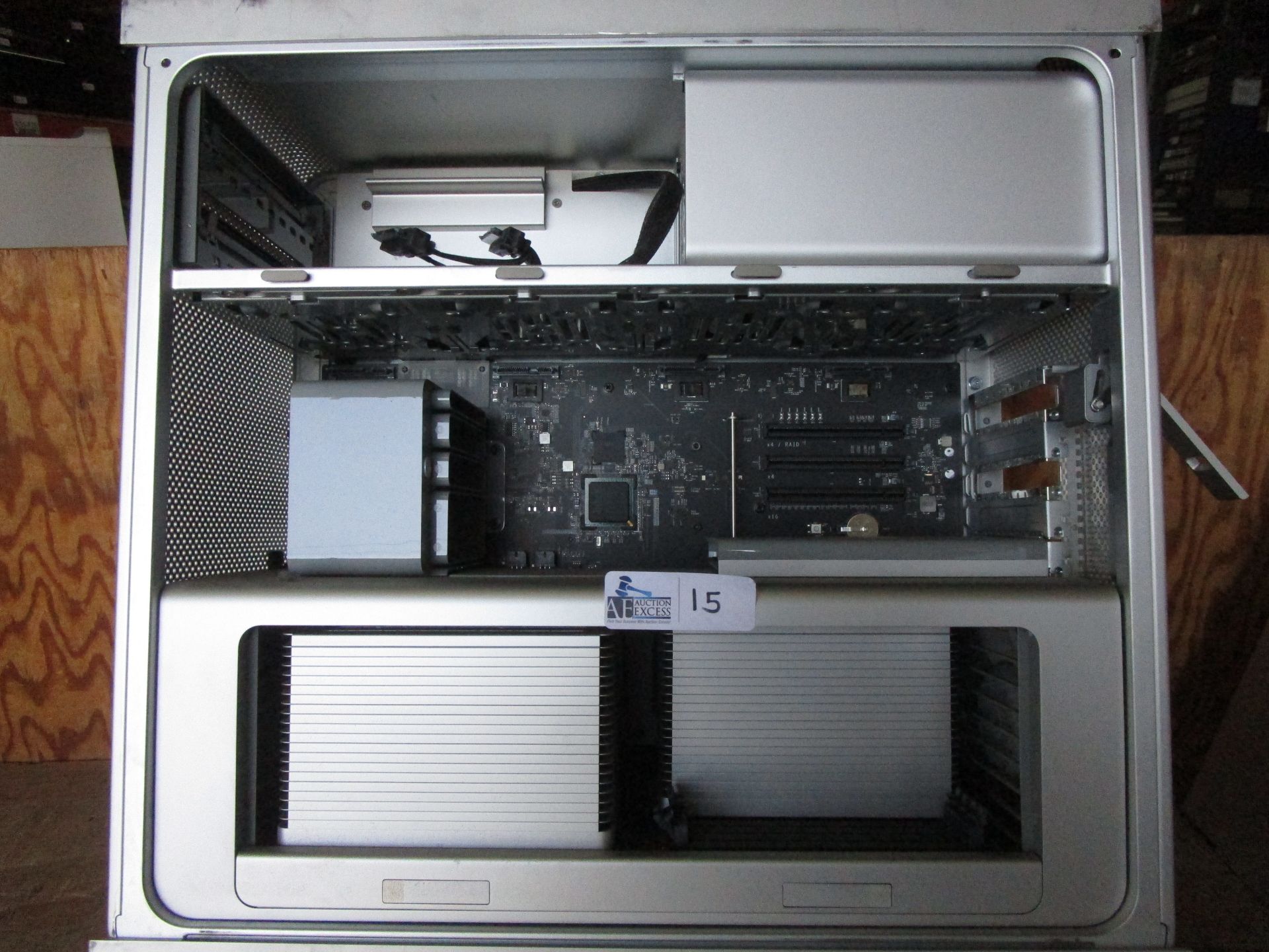 LOT OF 3 MAC PRO - Image 2 of 4