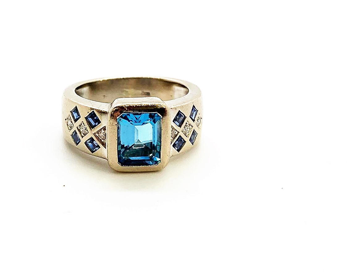 18ct white gold blue topaz, sapphire and diamond ring - Image 4 of 4