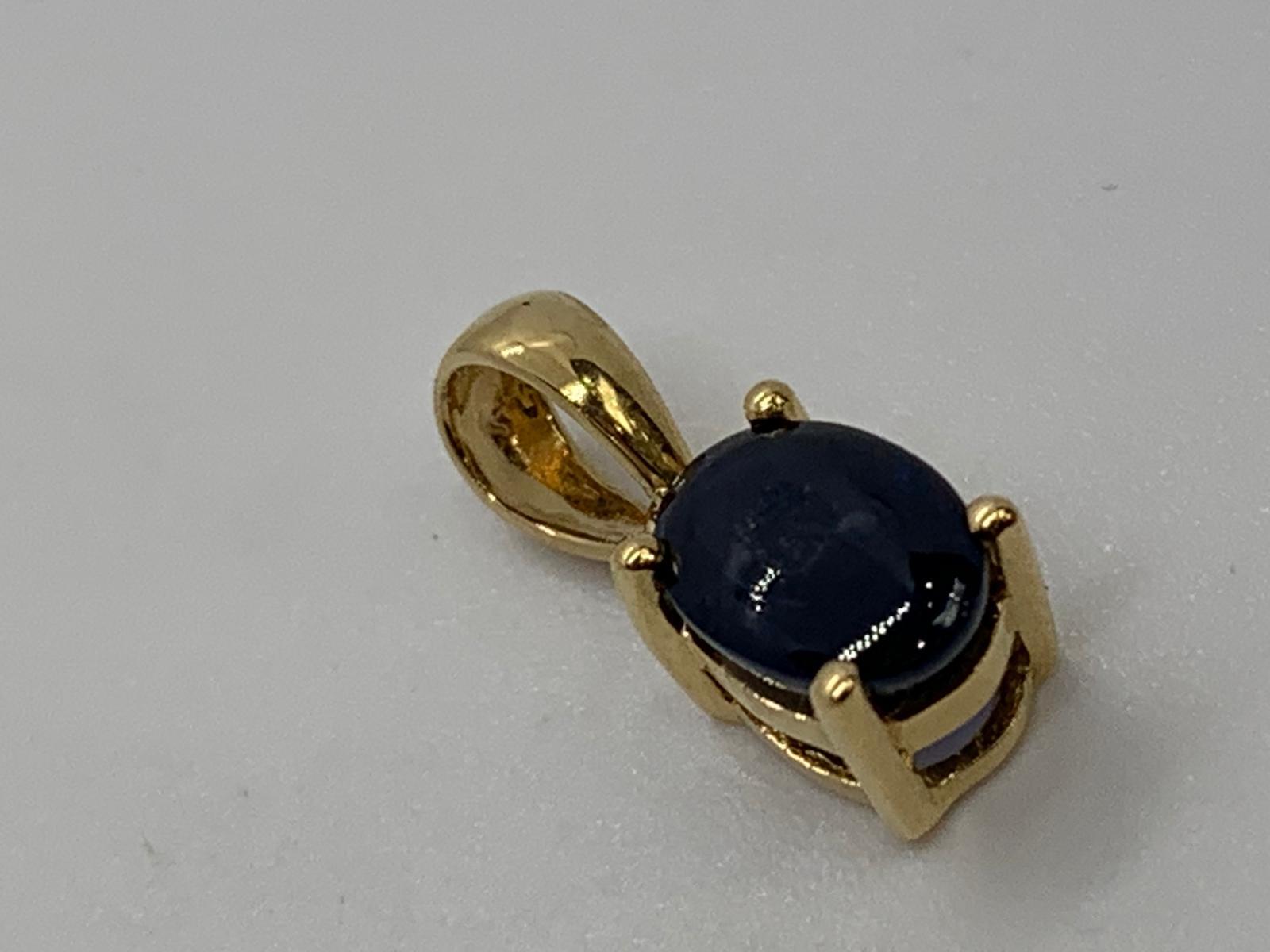 18ct gold sapphire pendant