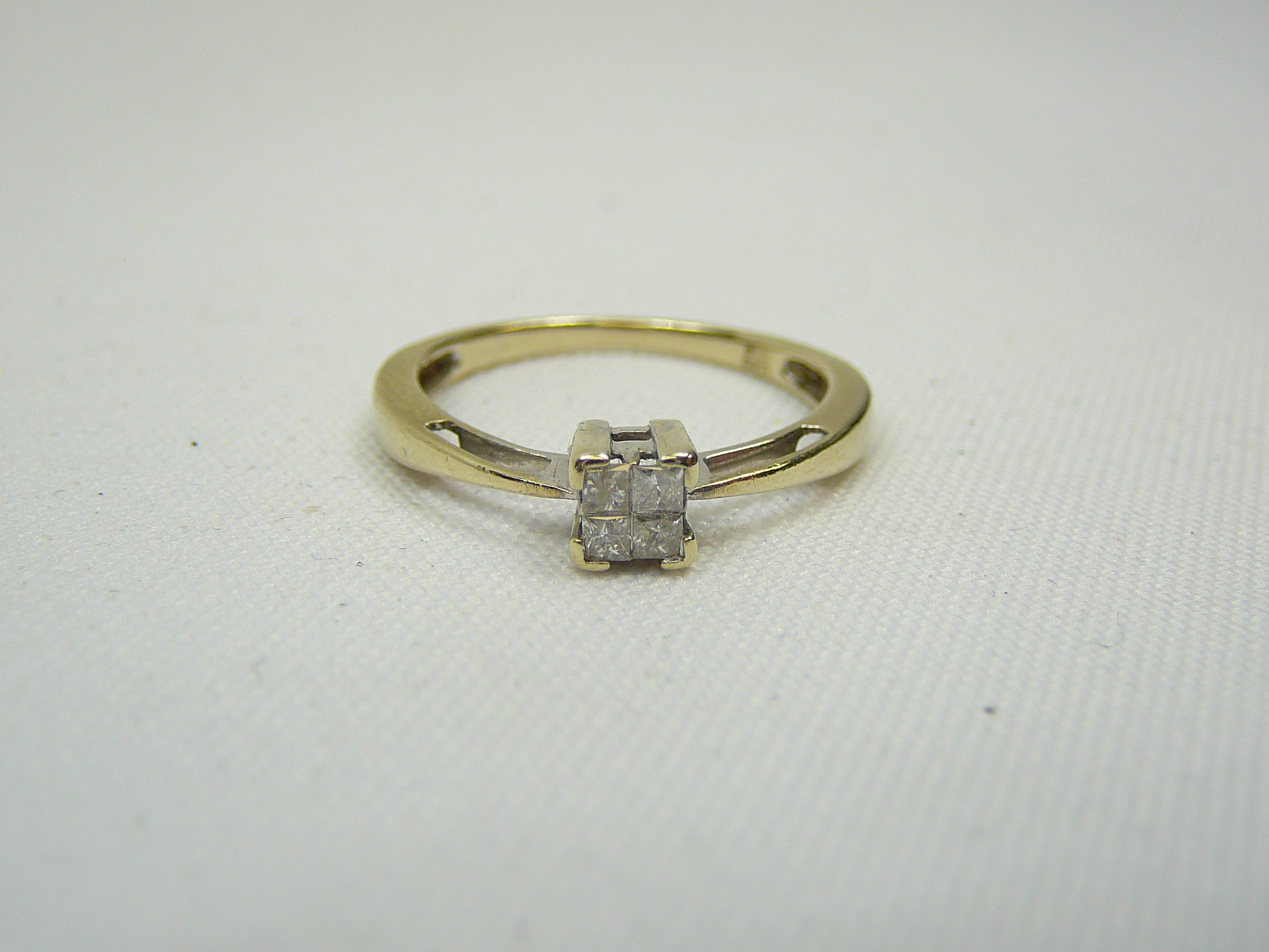 9ct white gold diamond ring - Image 2 of 3