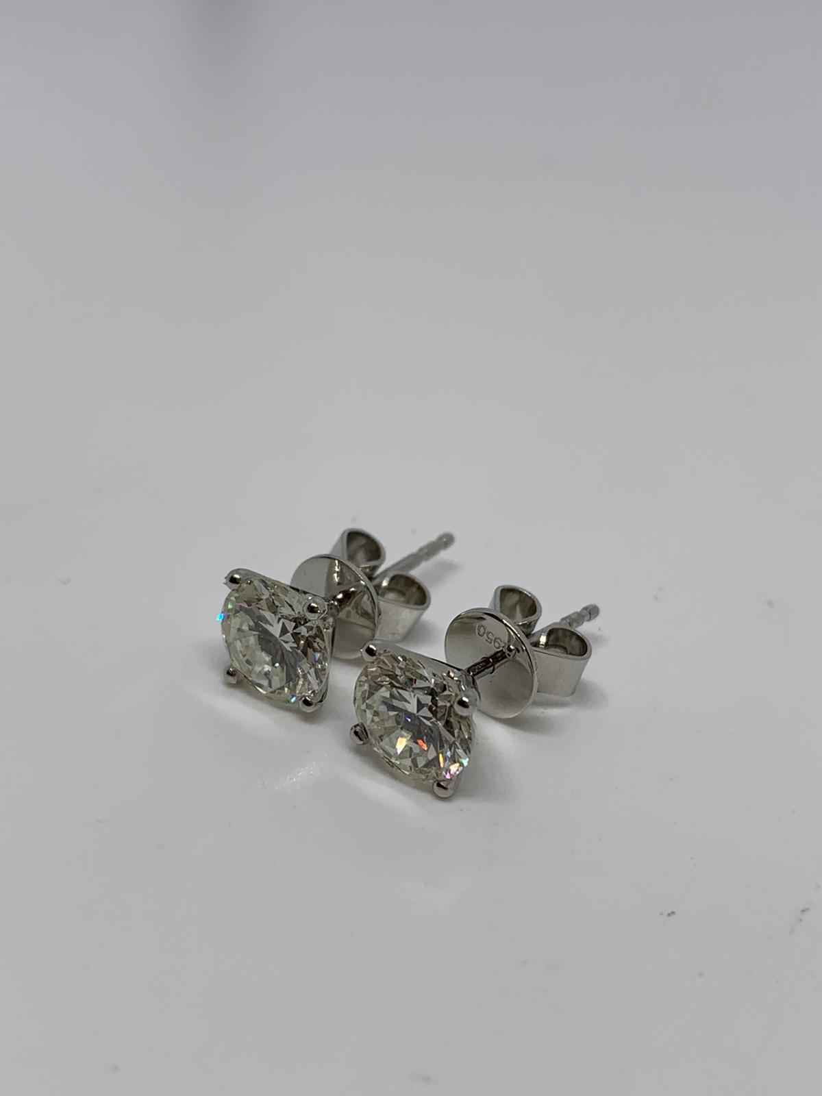 Platinum diamond stud earrings - Image 3 of 4