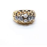 18ct gold pearl and diamond ring