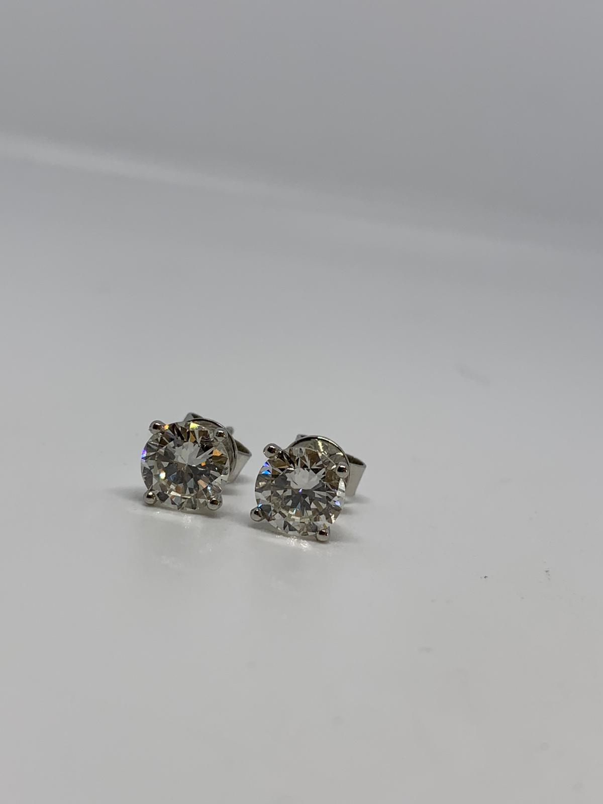 Platinum diamond stud earrings - Image 4 of 4
