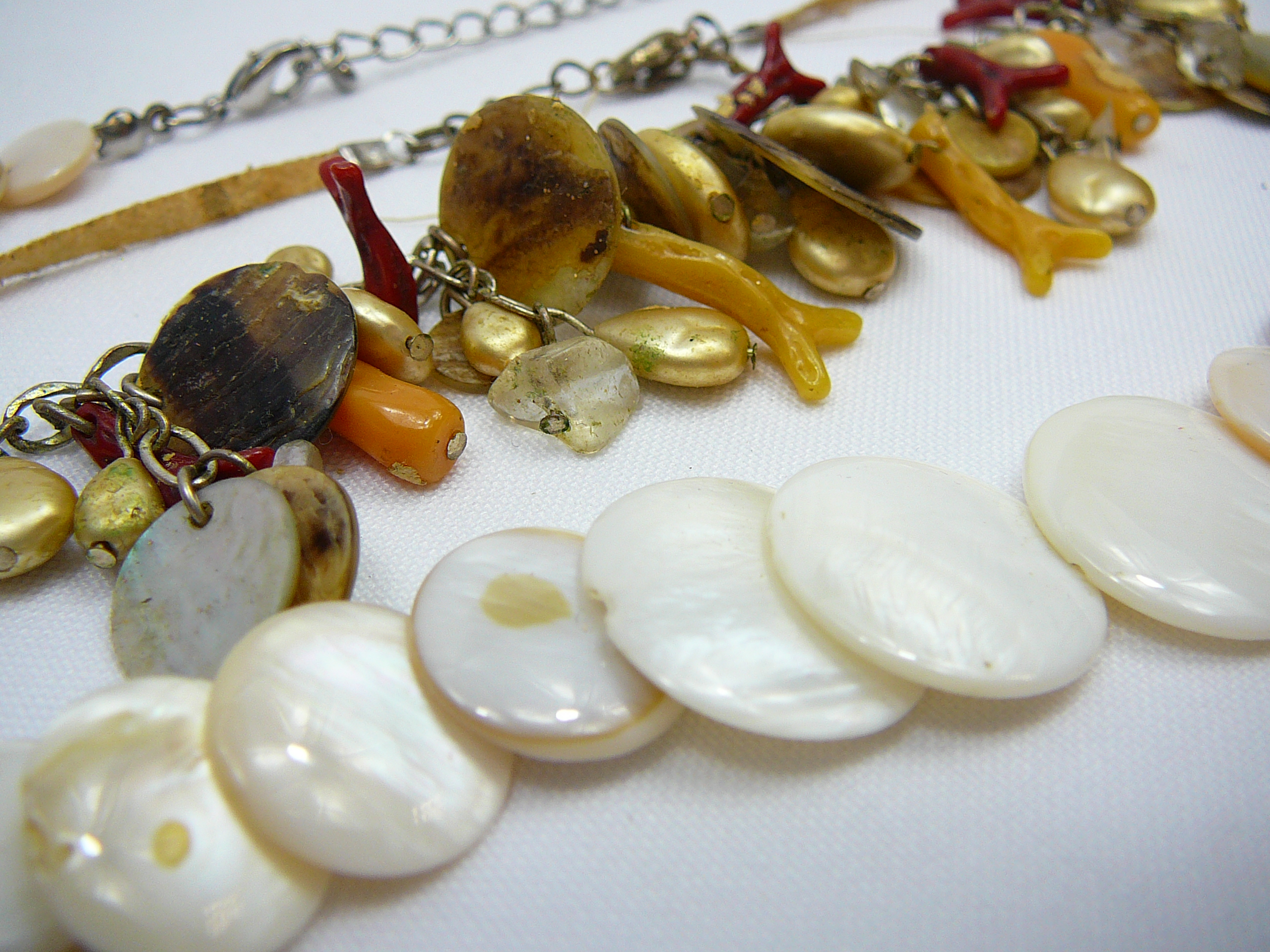 2 Vintage Shell Necklaces - Image 2 of 2