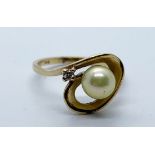 14ct gold pearl and diamond ring