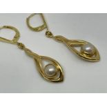 18ct and pearl earrings