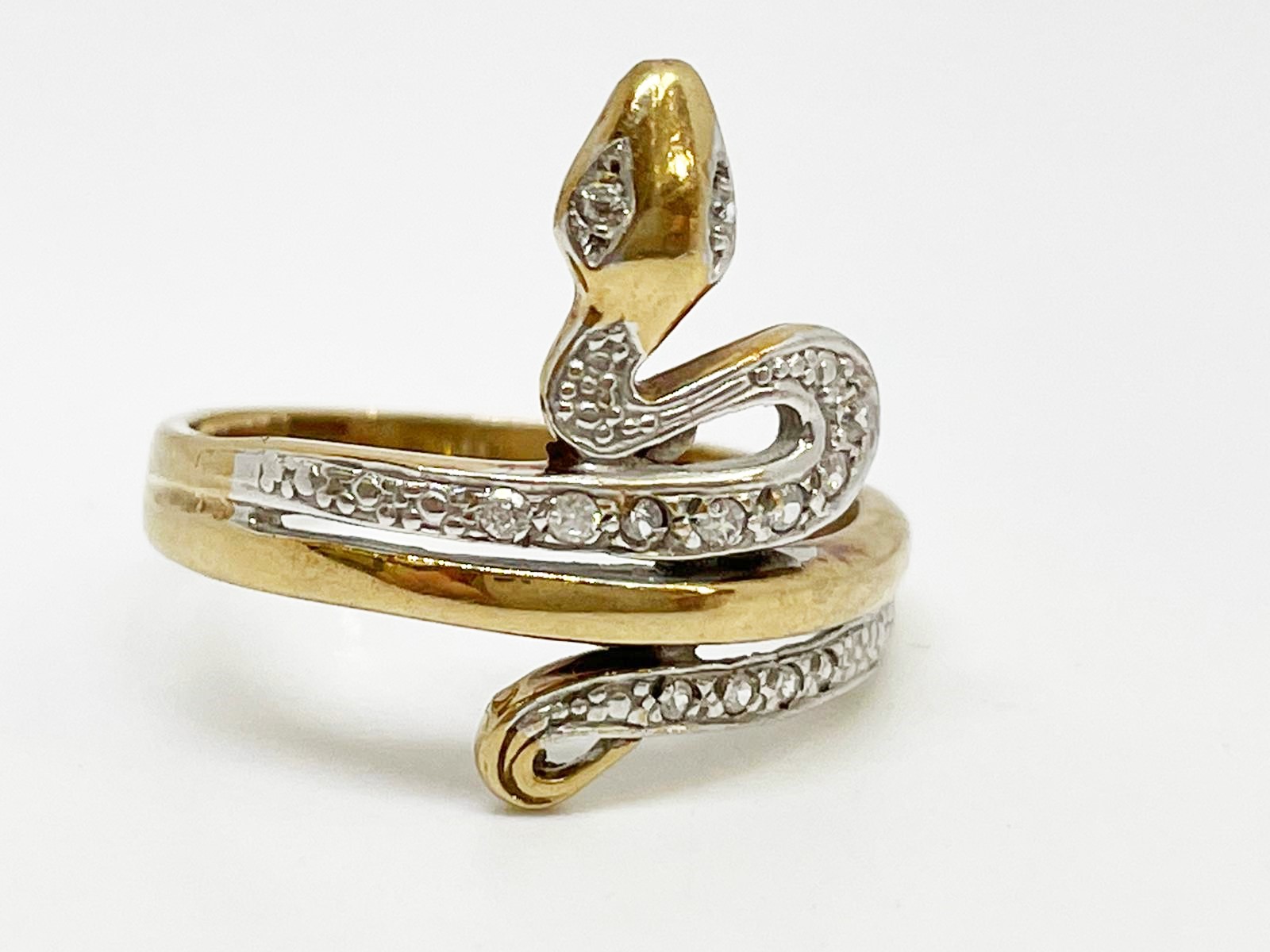 9ct gold snake ring