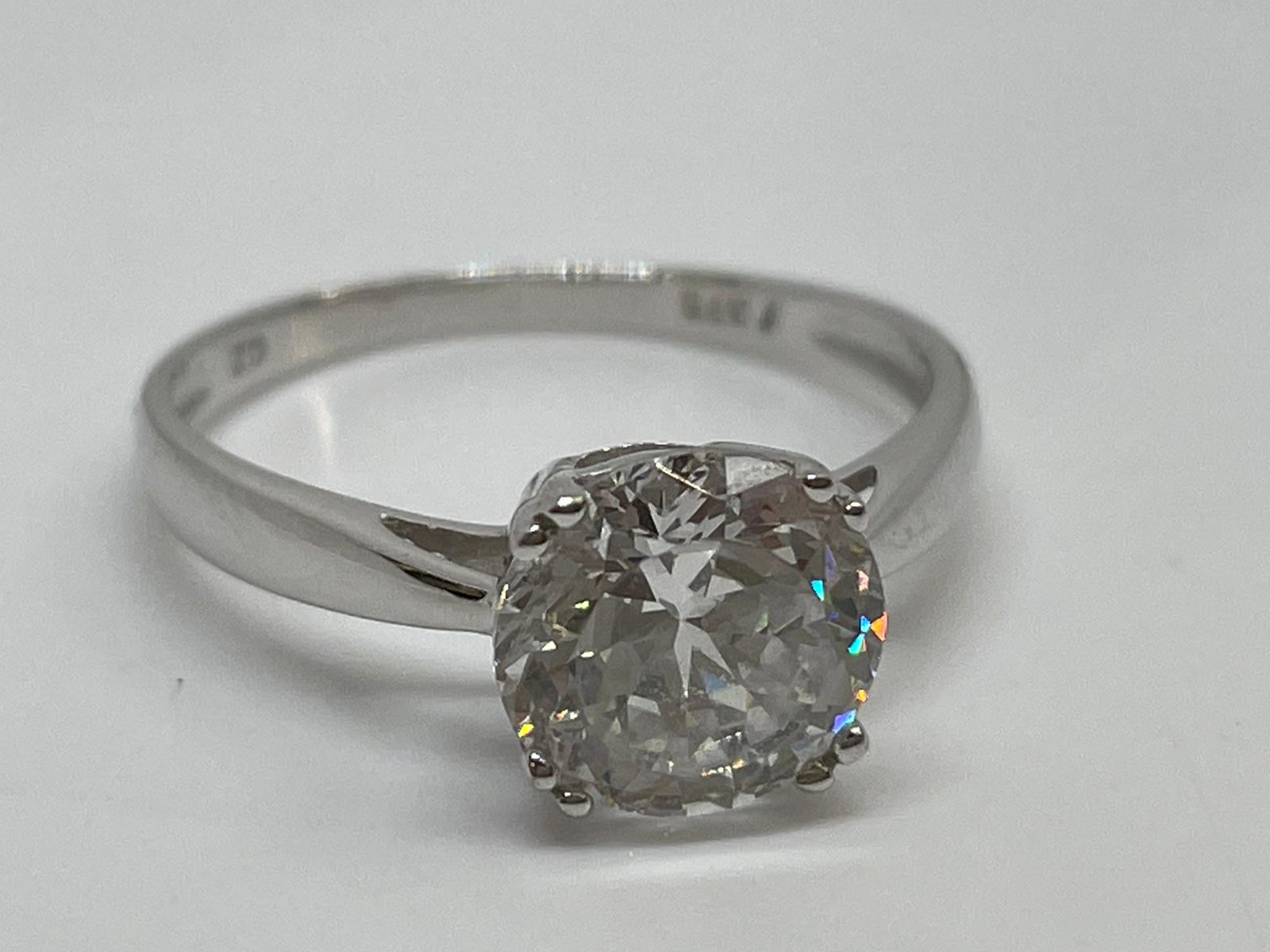 9ct white gold ring