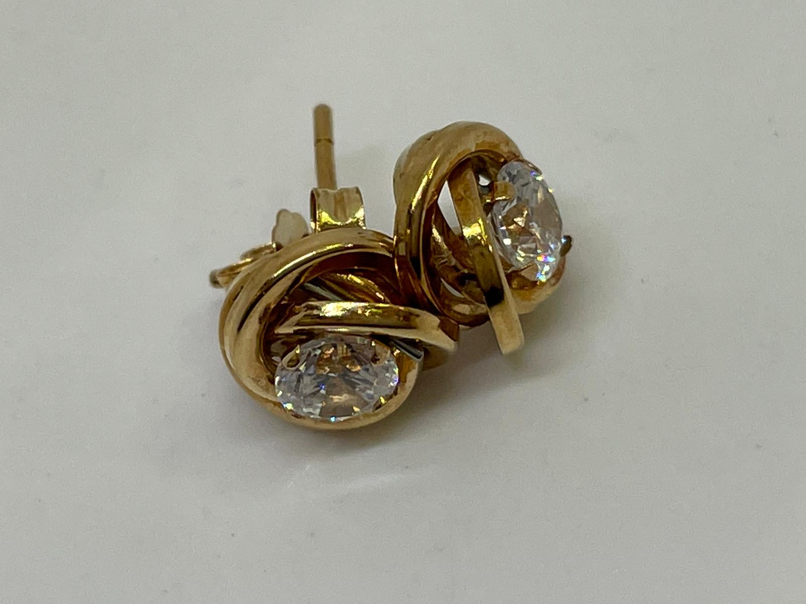 9ct stud earrings - Image 2 of 2