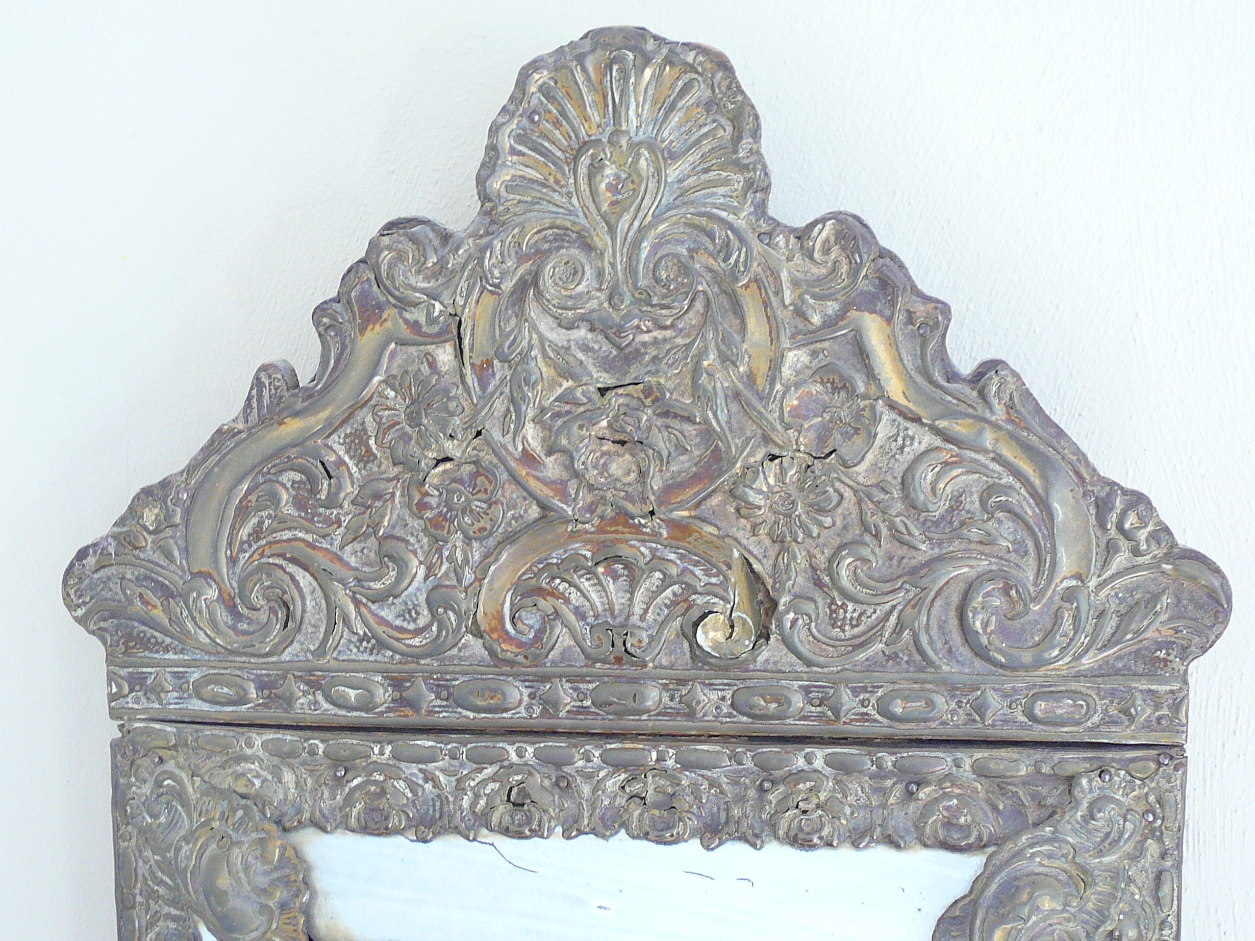 Brass repousse cushion mirror - Image 2 of 2