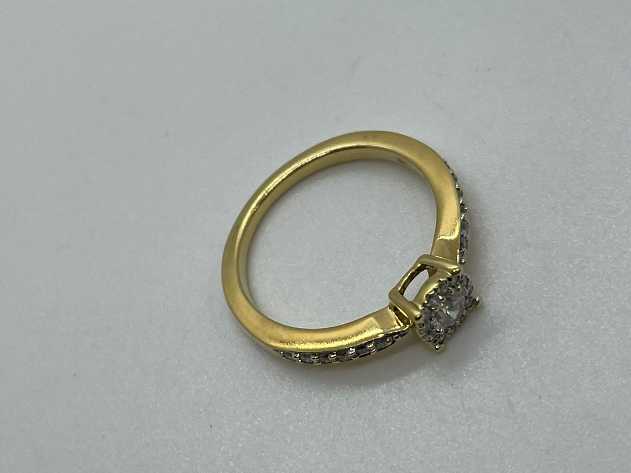 18ct gold diamond ring - Image 2 of 3