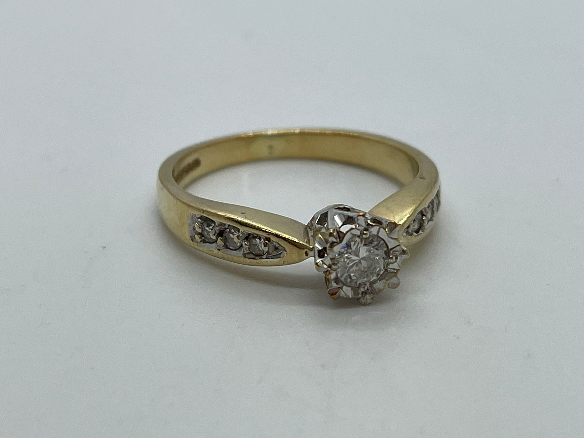 9ct gold diamond ring