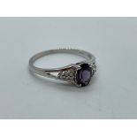 9ct white gold ring