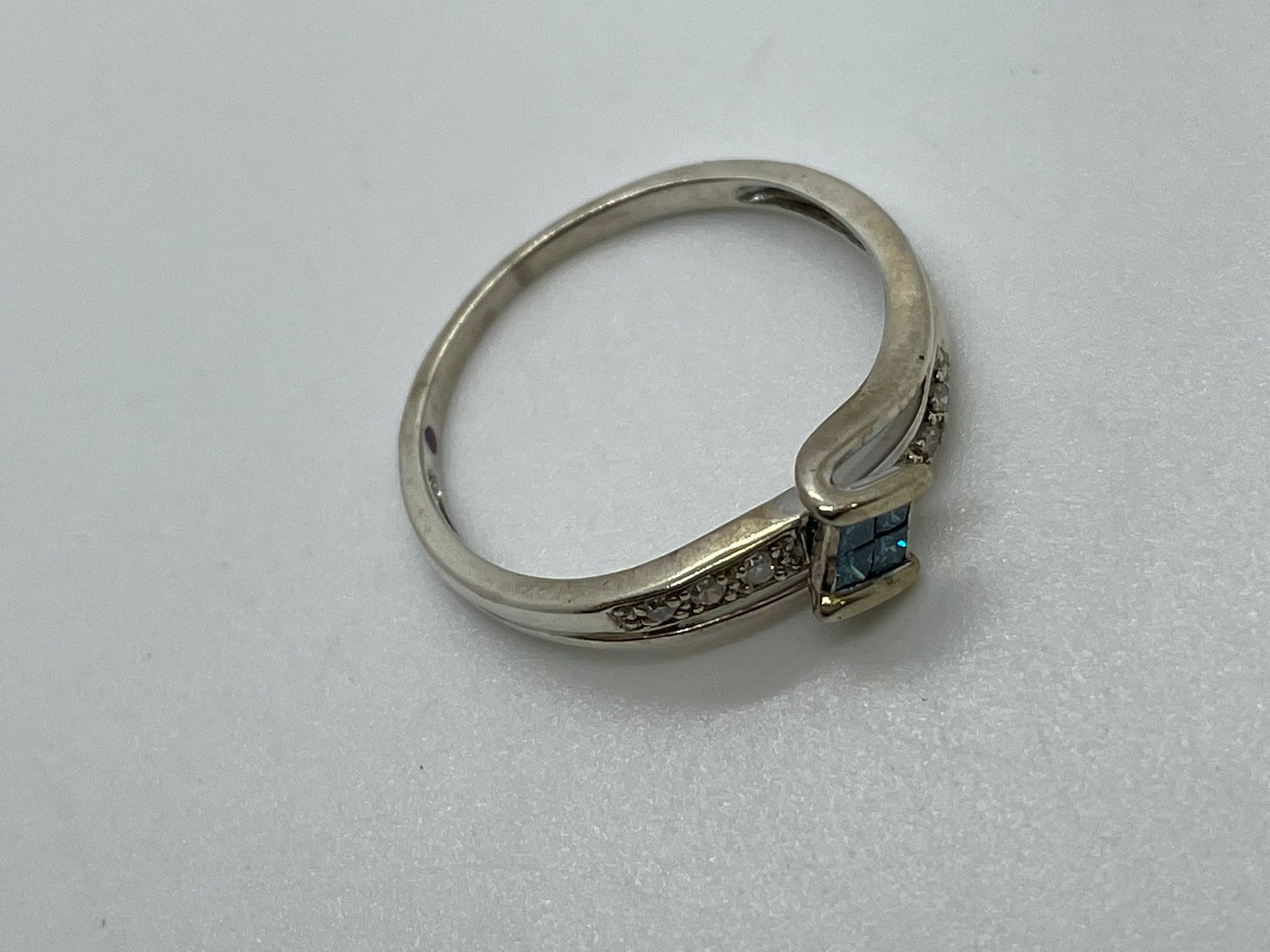 Silver blue diamond ring - Image 2 of 3