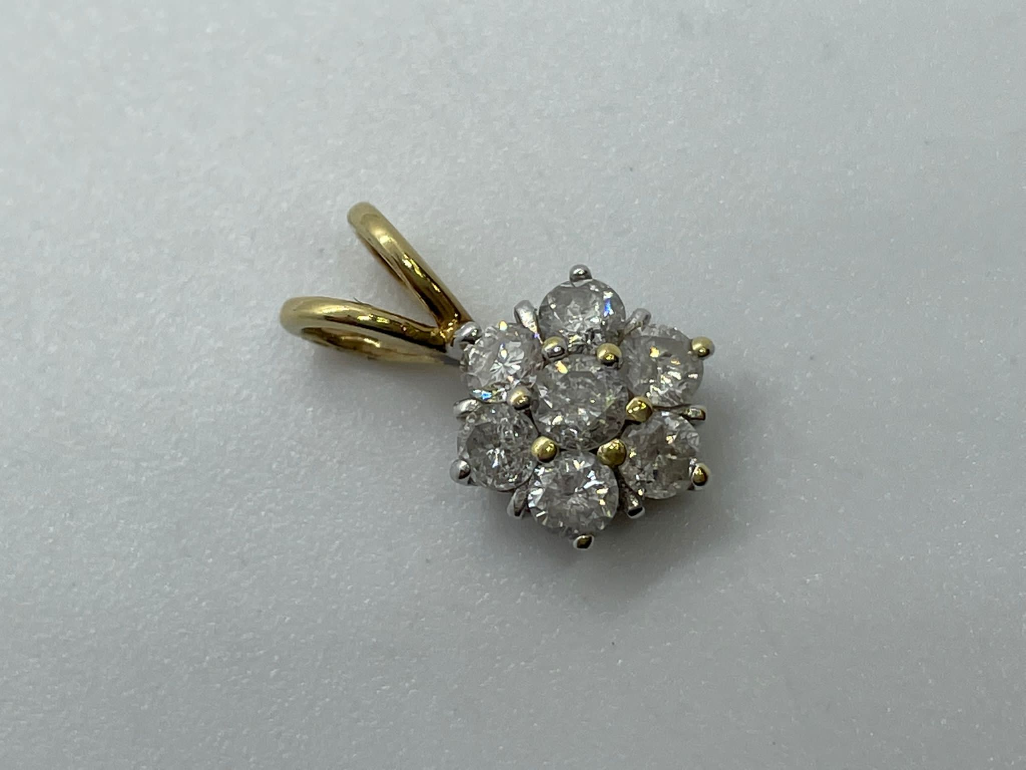 18ct gold diamond pendant - Image 2 of 2